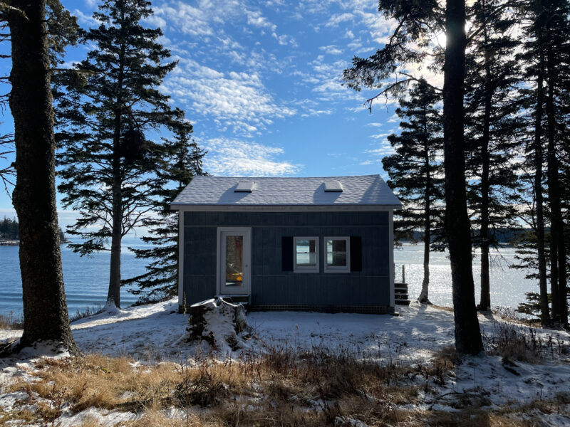 Yoga cabin with view of the bay.